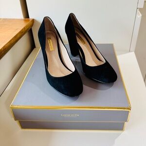 Louise et Cie Black Suede Round-Toe Block Heel Pumps